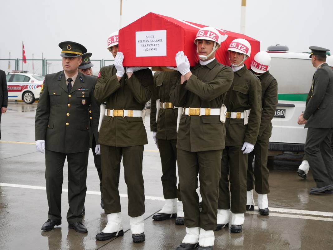 Konyalı şehide Iğdır'da tören düzenlendi: Cenazesi Konya'ya getirildi 3